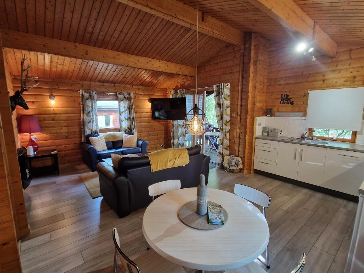 Pineshadow Lodge-Dog Friendly Kenwick Park Louth Louth  Bagian luar foto